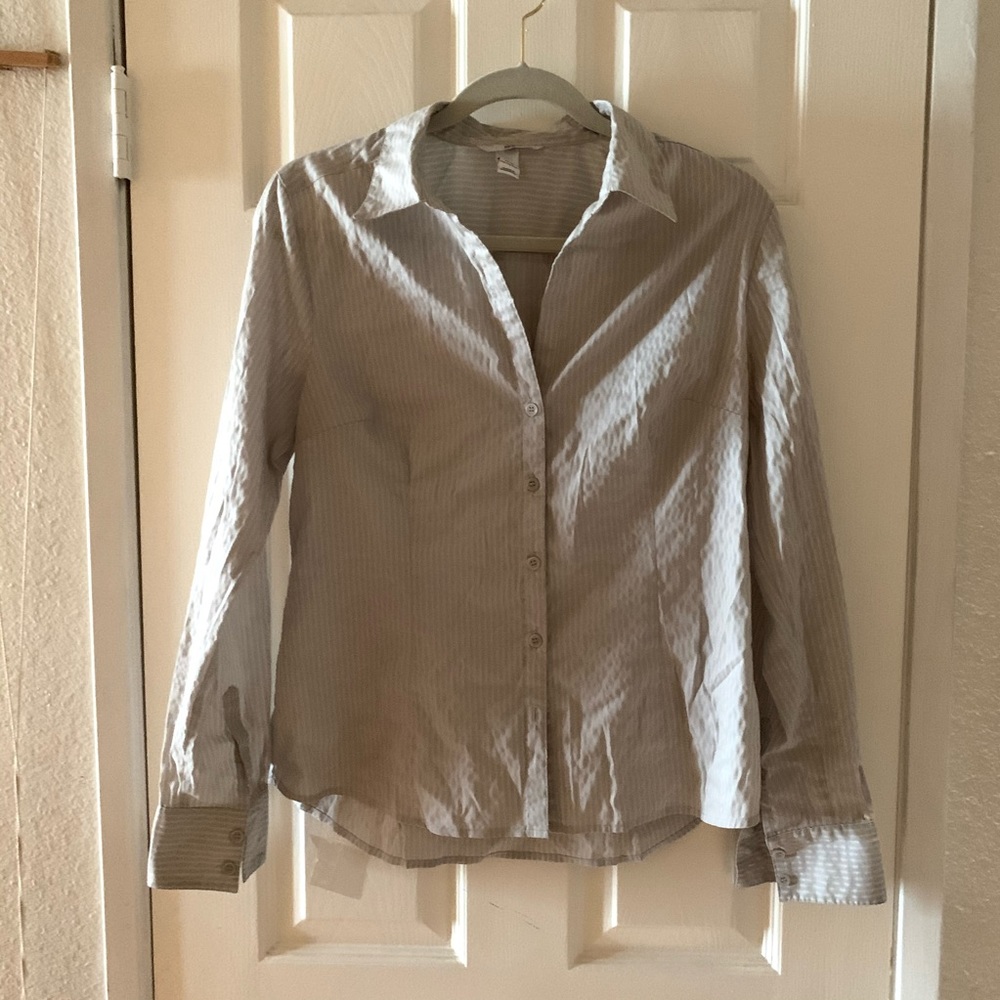 💚 H&M pinstriped button up size 12